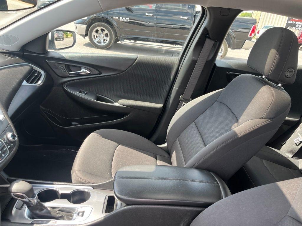 Chevrolet Malibu  2023