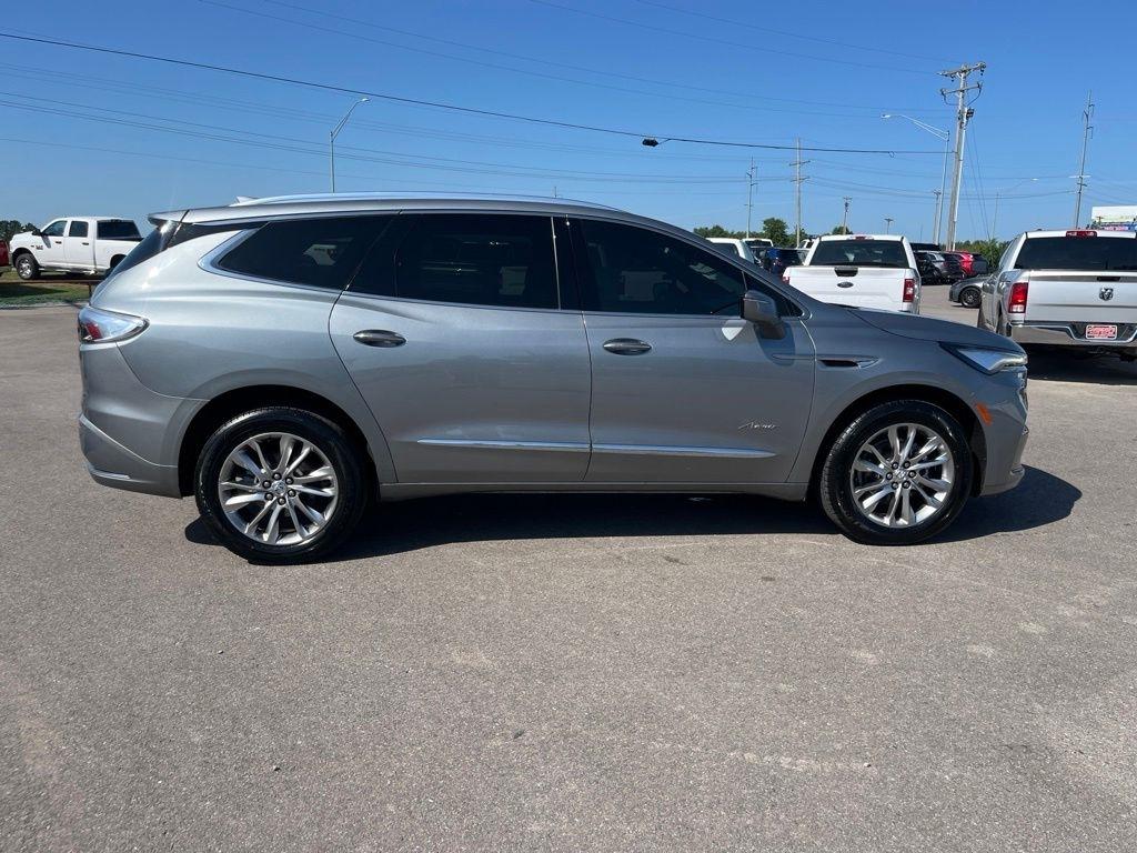 Buick Enclave  2023