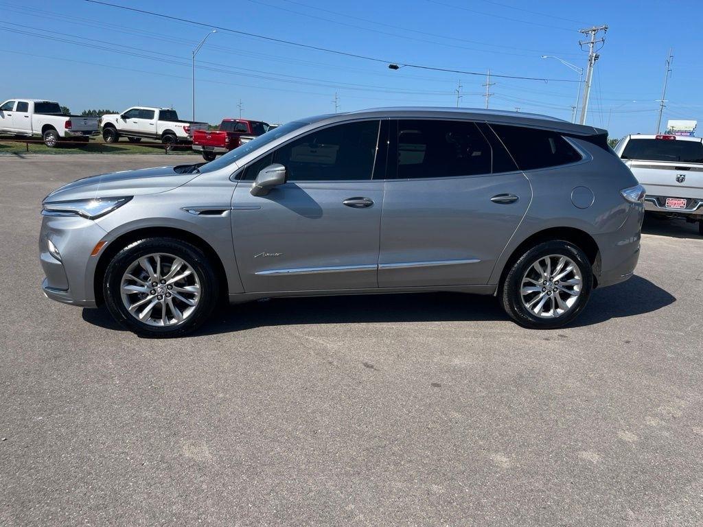 Buick Enclave  2023
