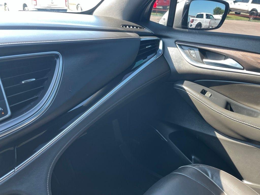Buick Enclave  2023