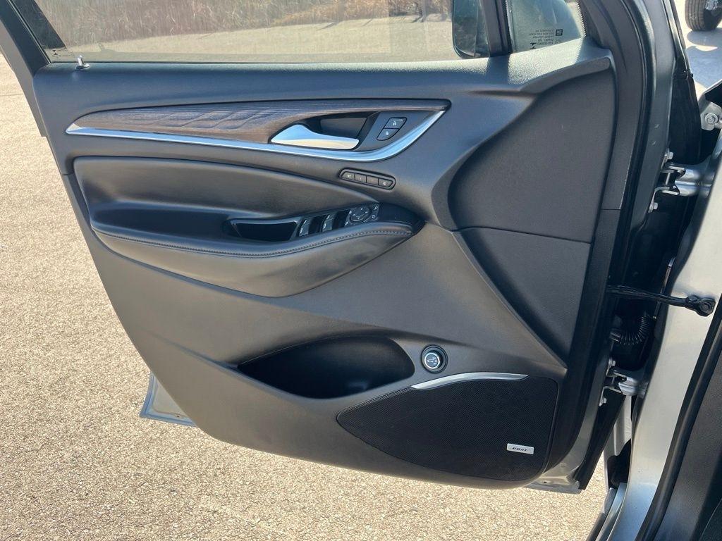 Buick Enclave  2023