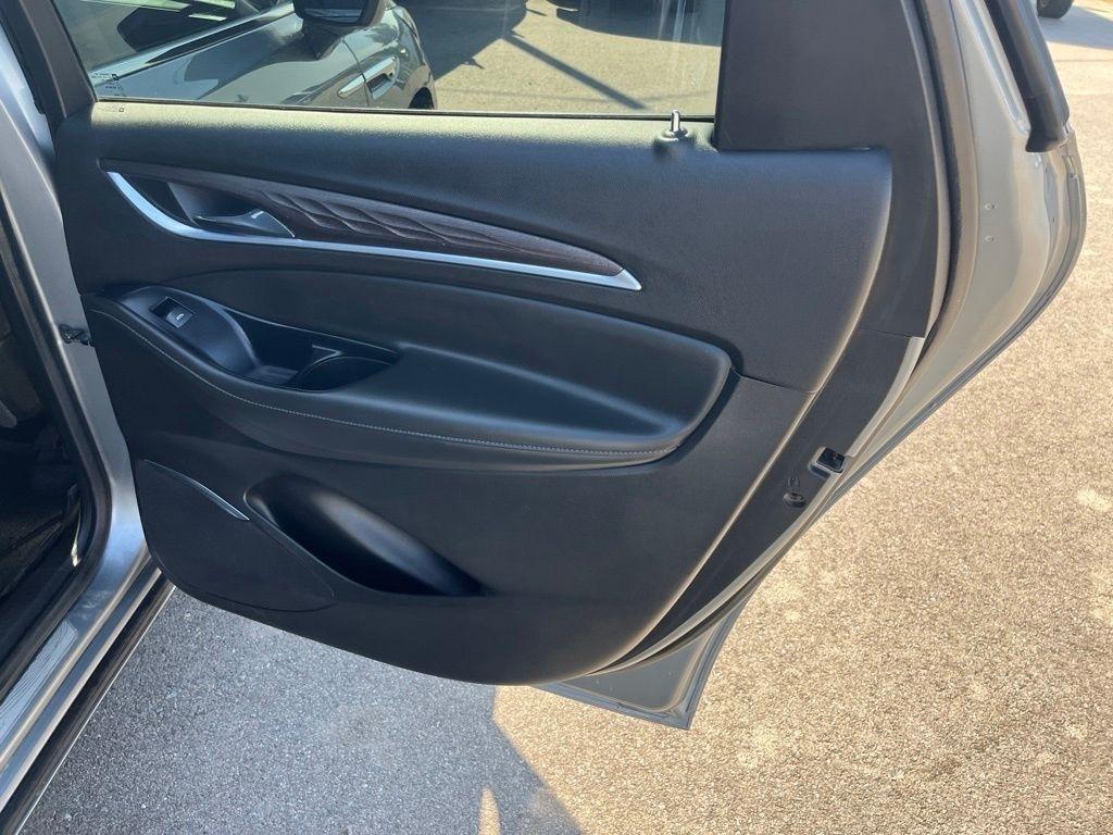 Buick Enclave  2023