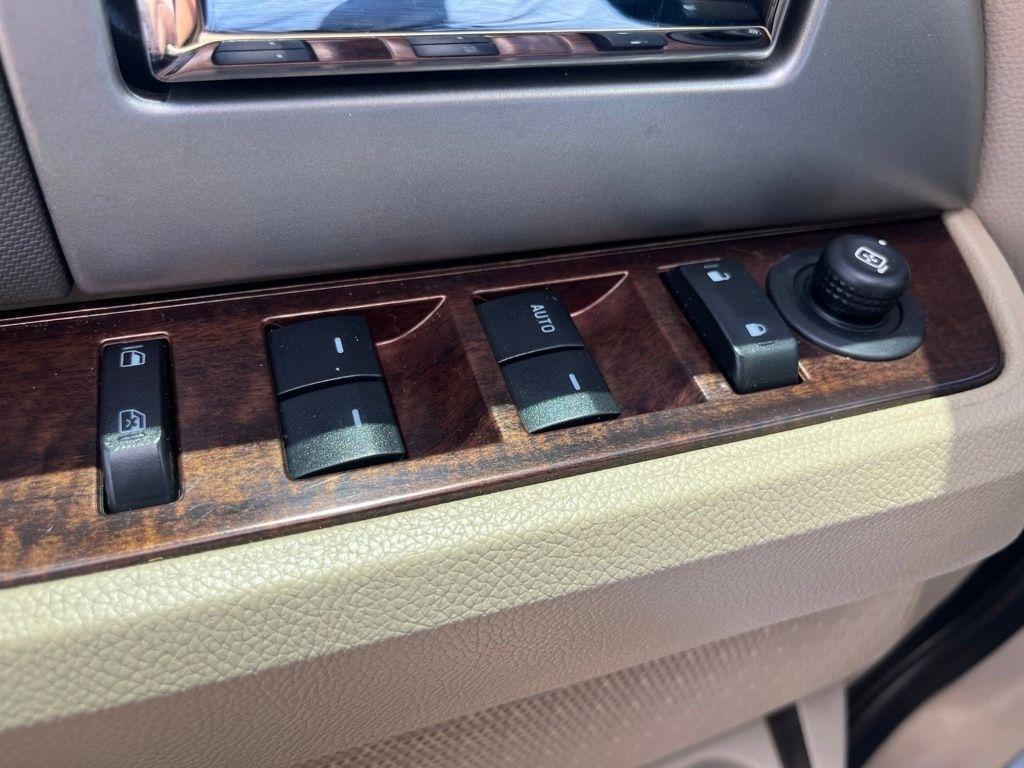 Ford Expedition  2014