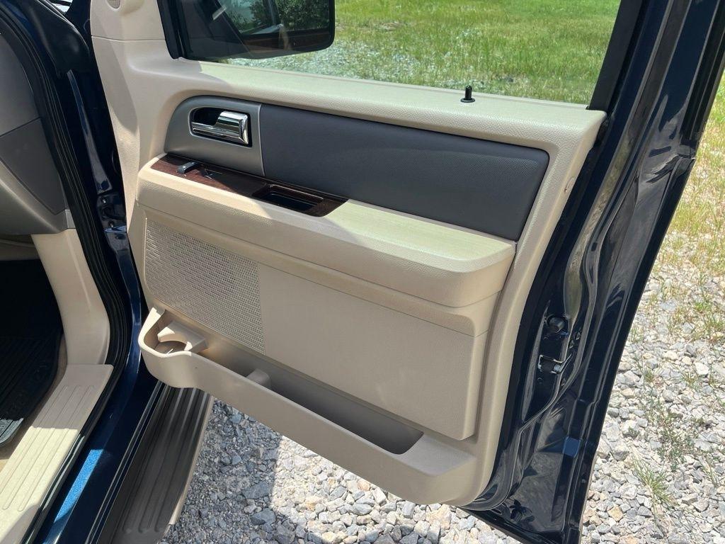 Ford Expedition  2014