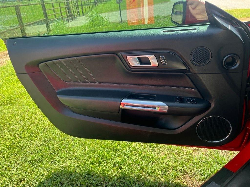 Ford Mustang  2020