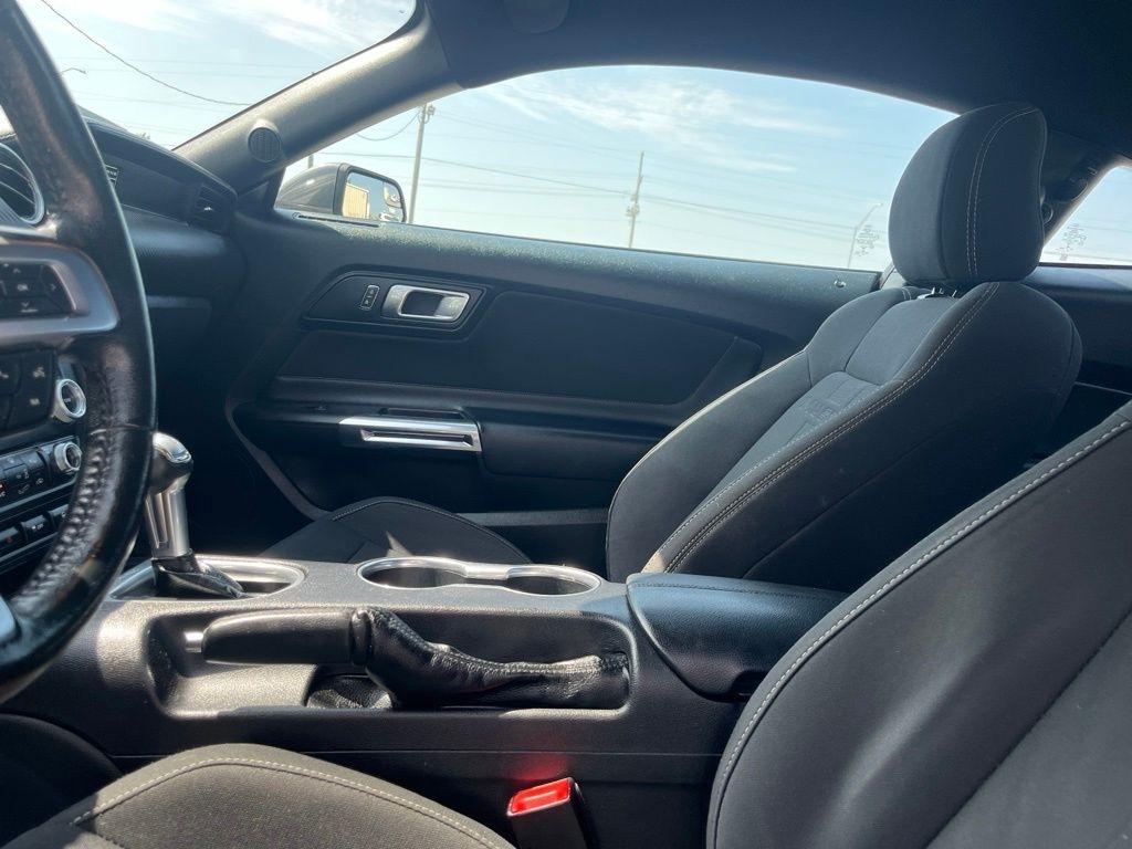 Ford Mustang  2020