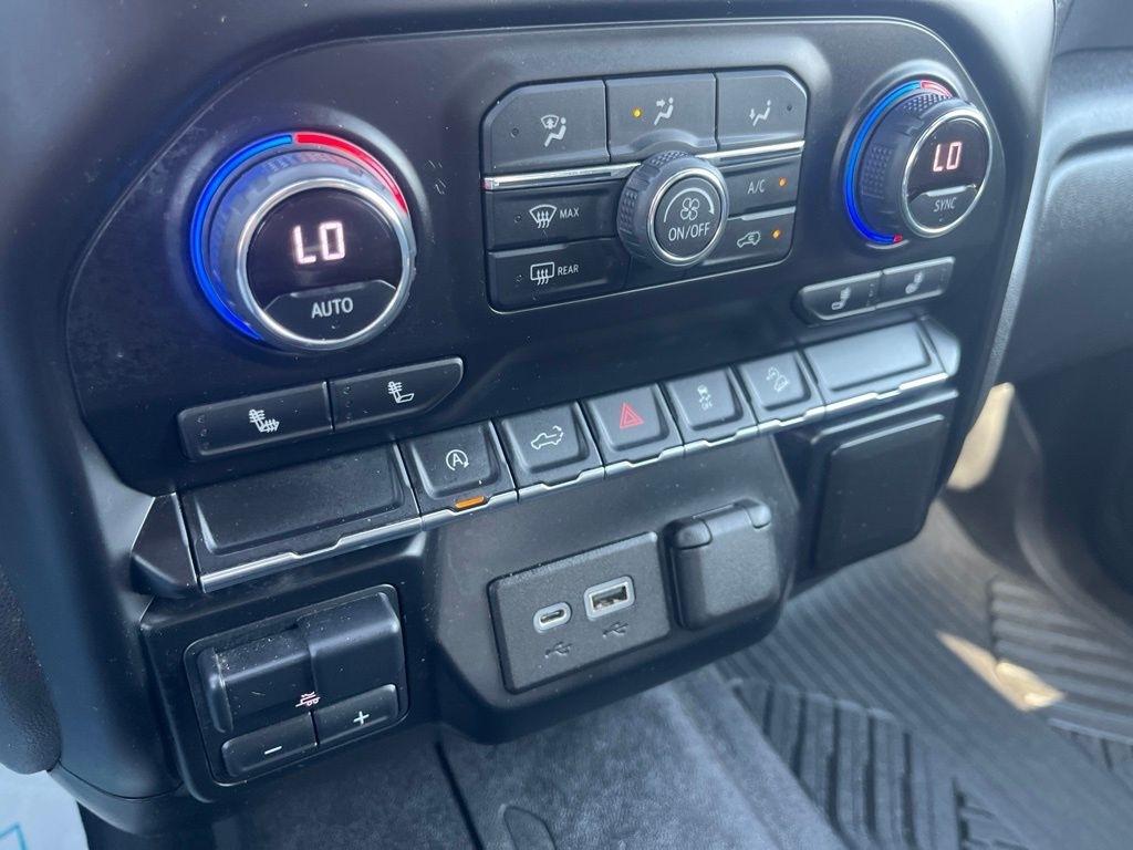 Chevrolet Silverado 1500  2021