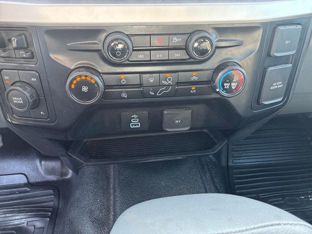 Ford F-350 SD  2025