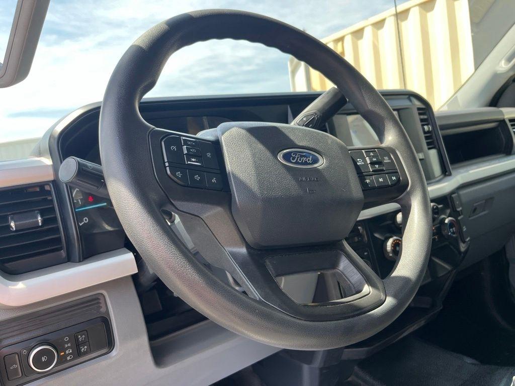 Ford F-350 SD  2025