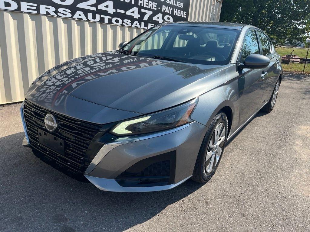 Nissan Altima  2023