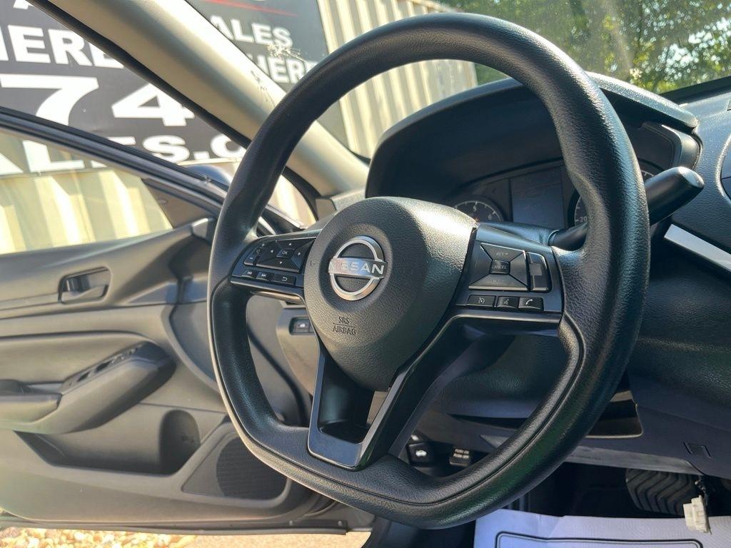 Nissan Altima  2023