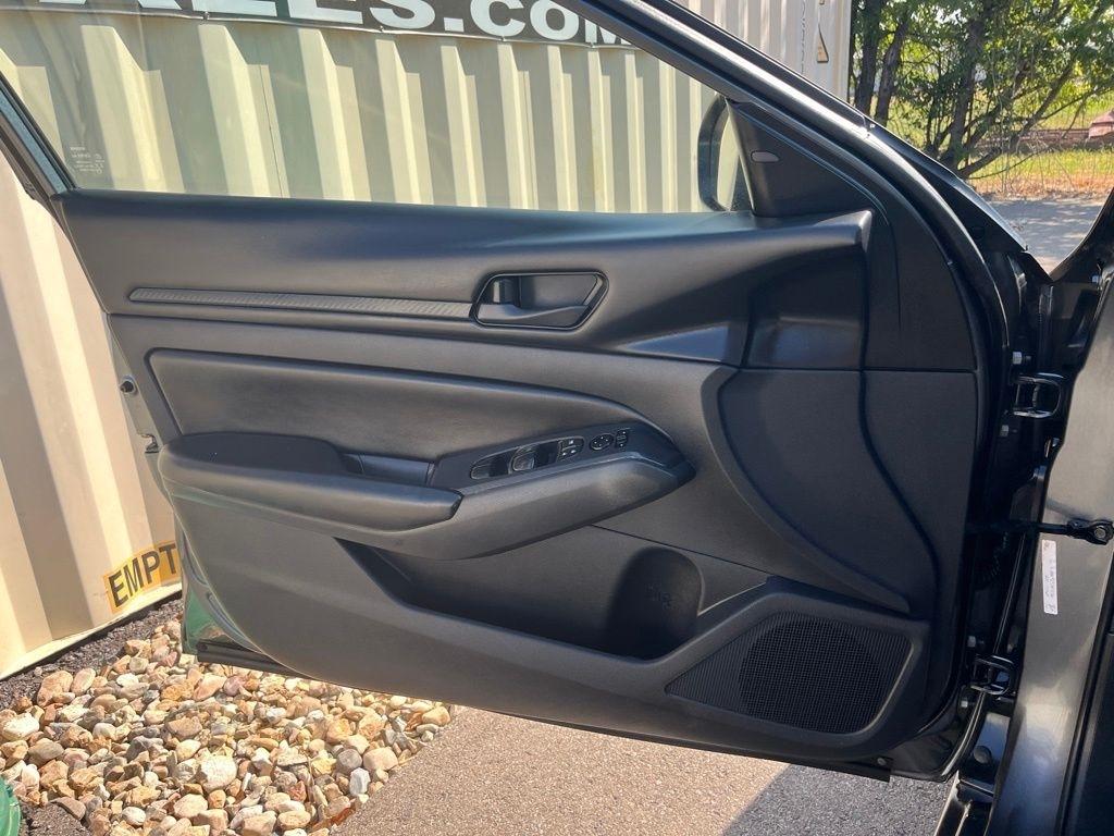 Nissan Altima  2023