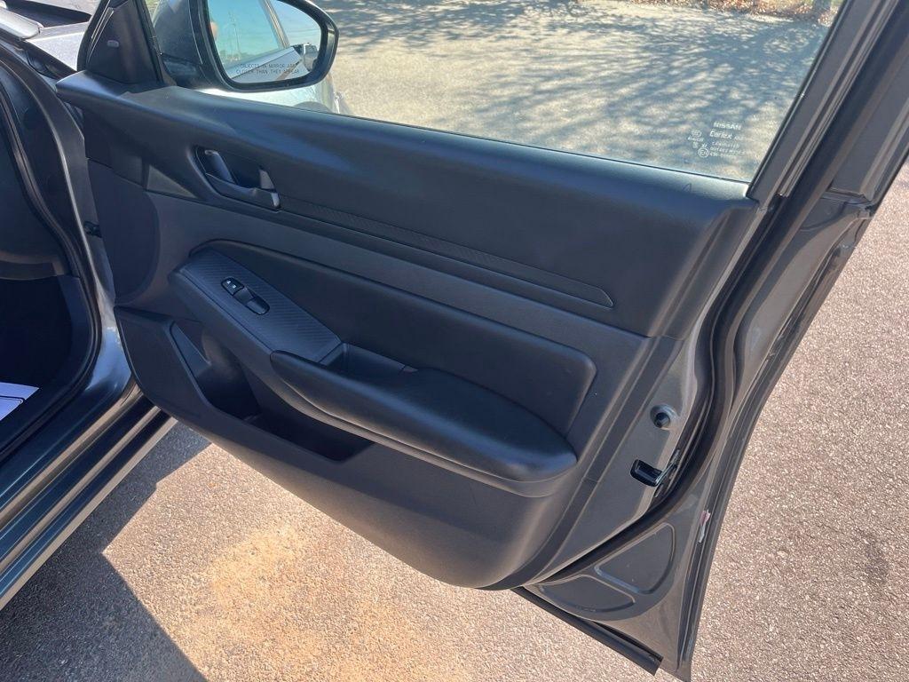Nissan Altima  2023