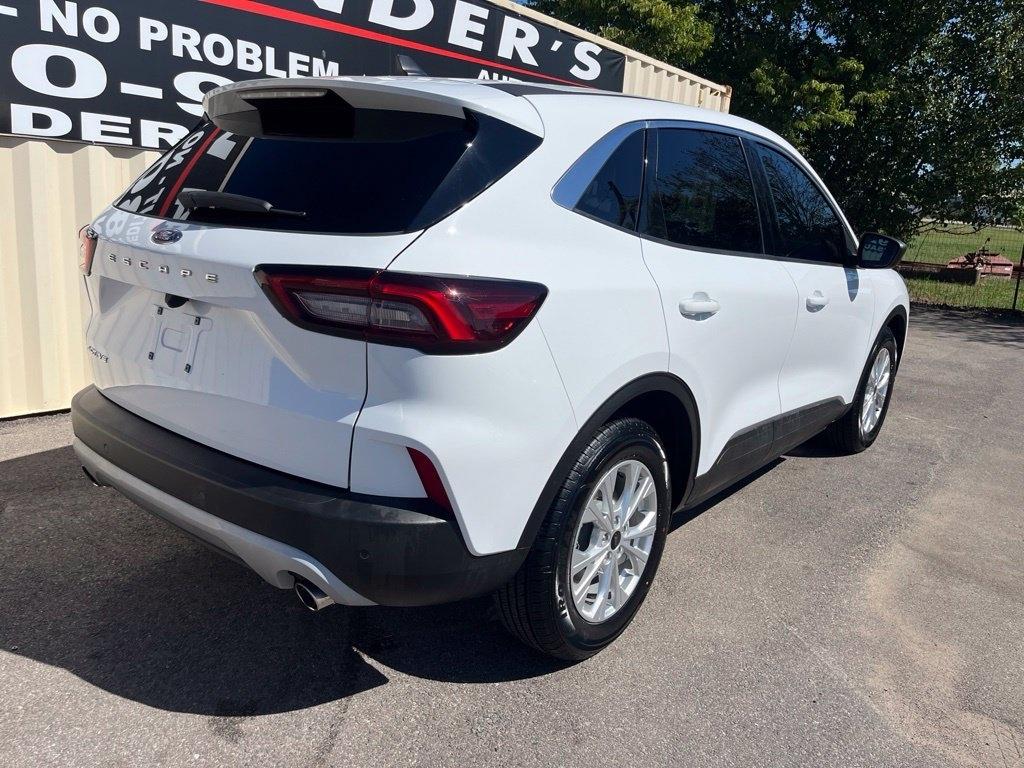 Ford Escape  2023