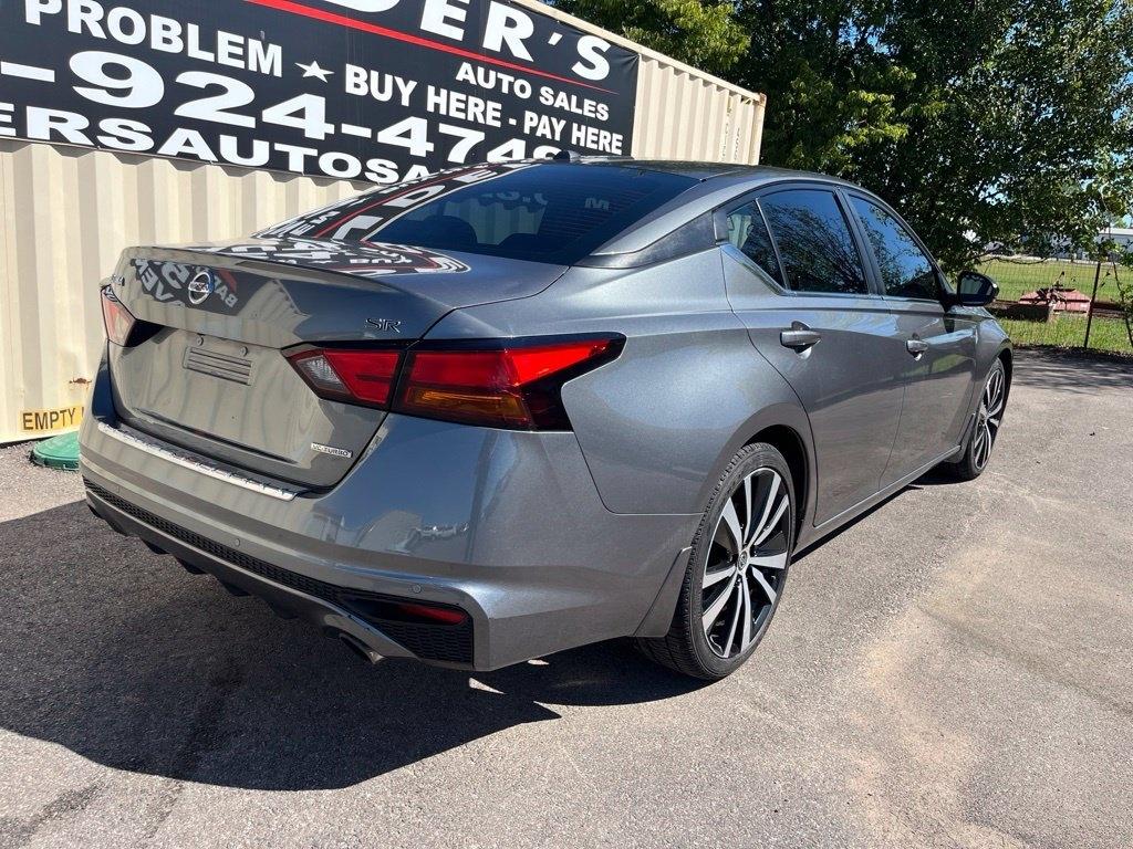 Nissan Altima  2021