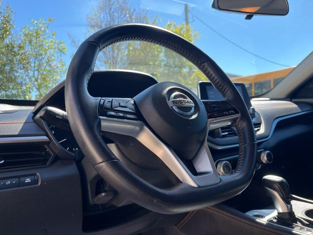 Nissan Altima  2021
