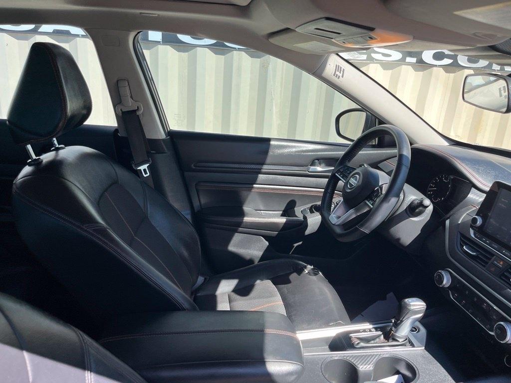 Nissan Altima  2021