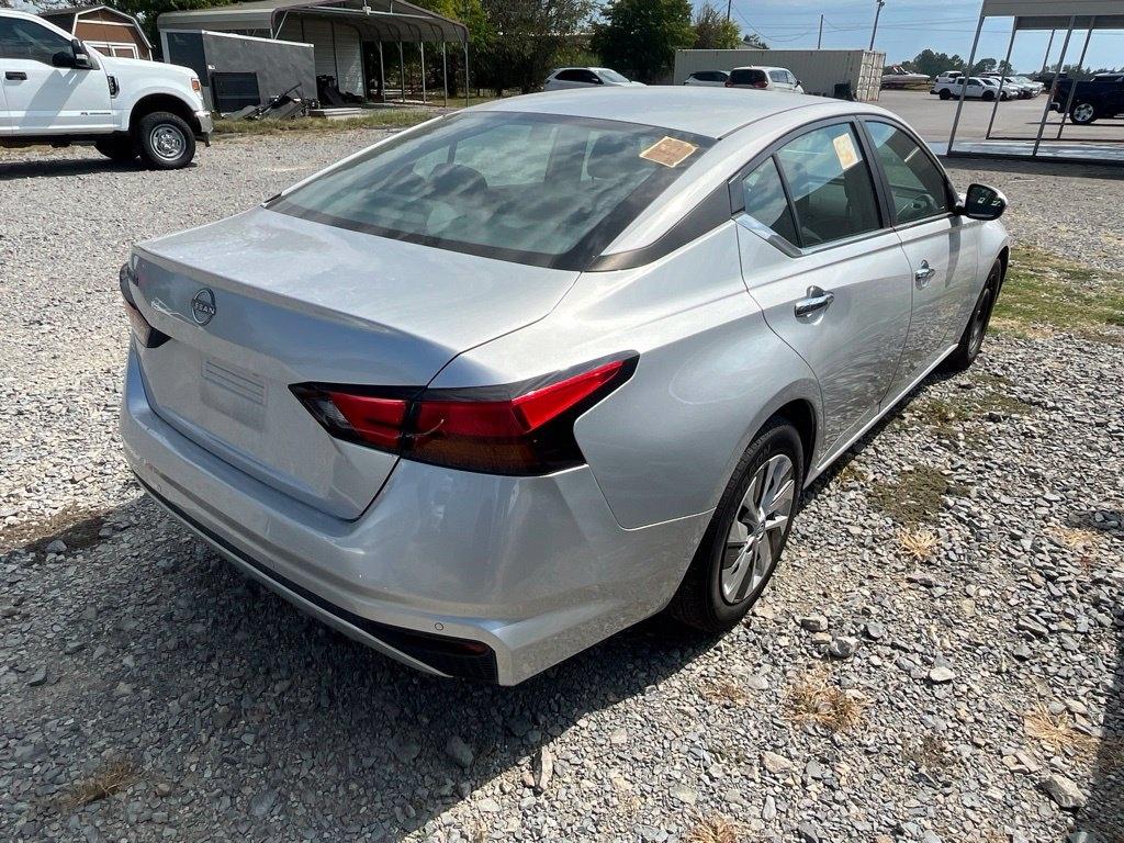 Nissan Altima  2023