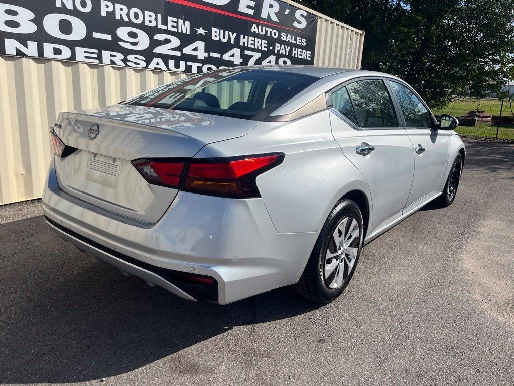 Nissan Altima  2023