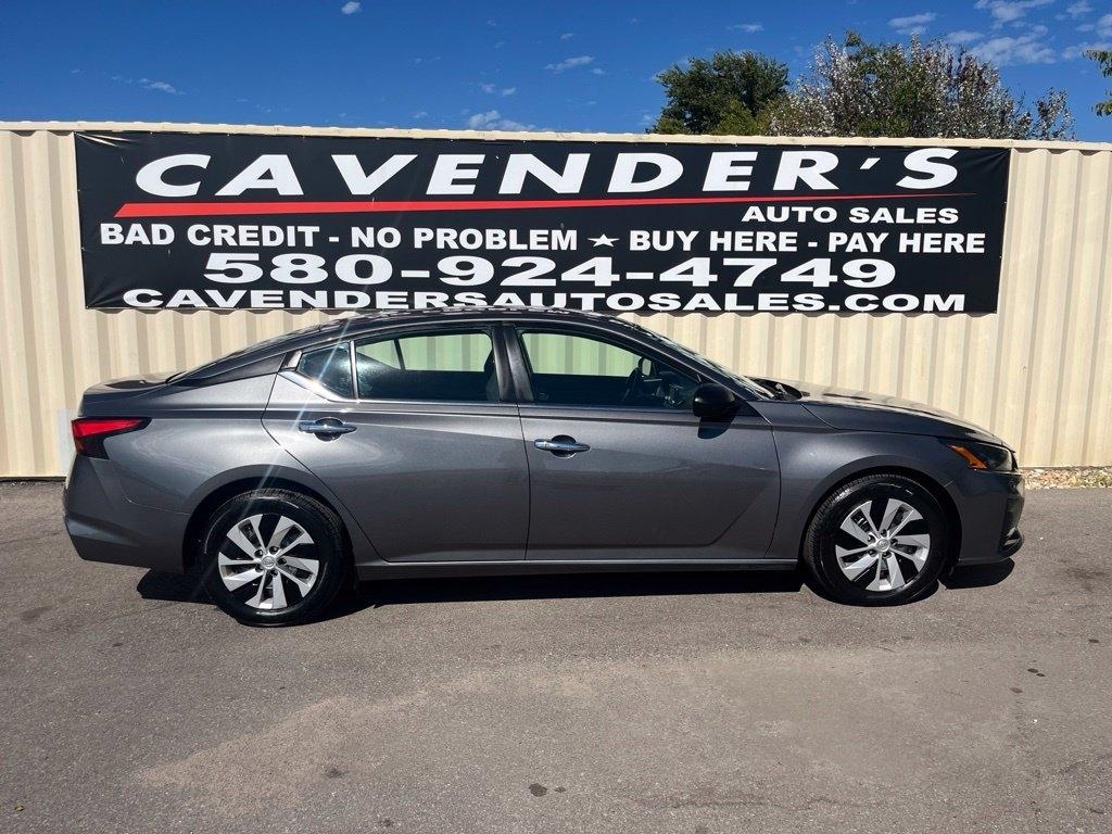 Nissan Altima  2024