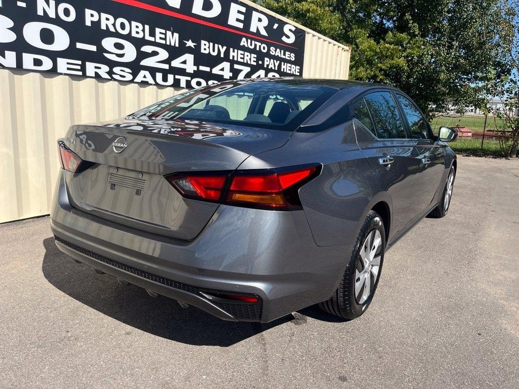 Nissan Altima  2024