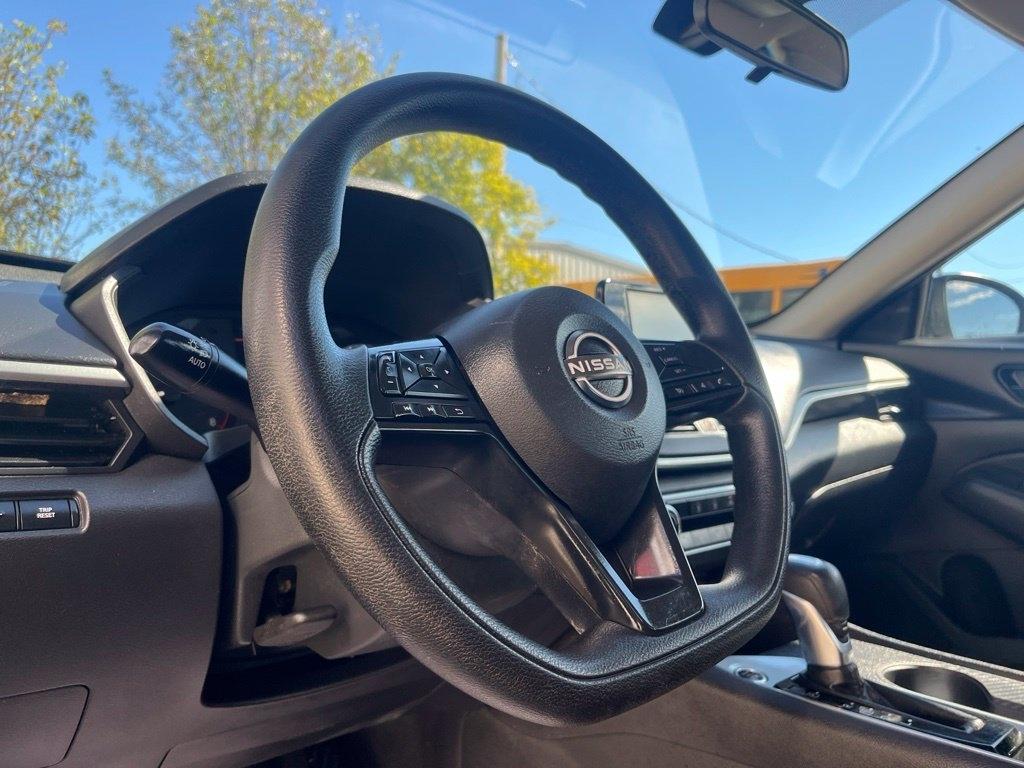 Nissan Altima  2024