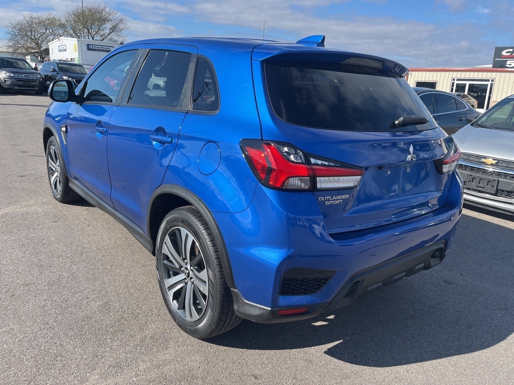Mitsubishi Outlander Sport  2021