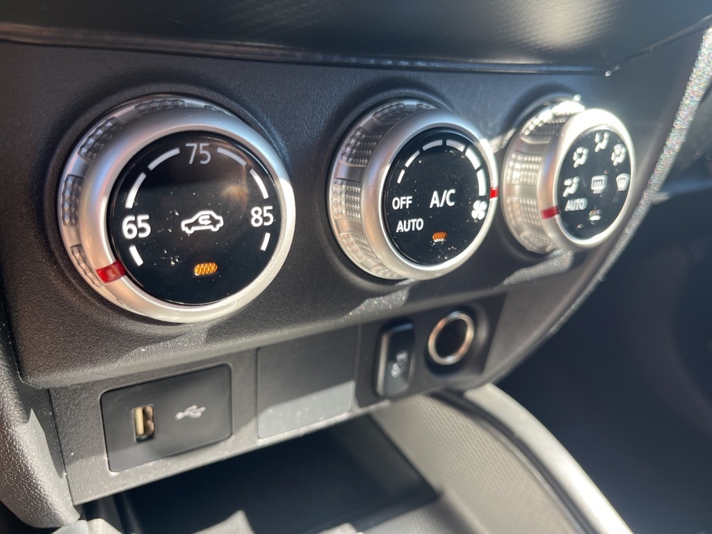 Mitsubishi Outlander Sport  2021