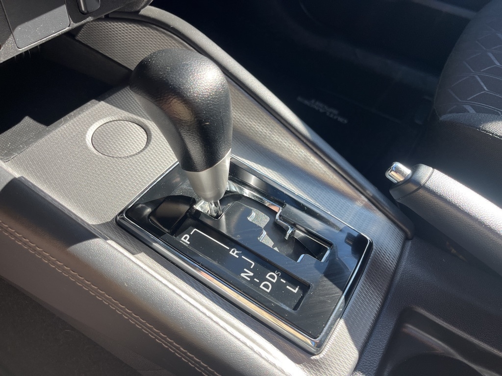 Mitsubishi Outlander Sport  2021