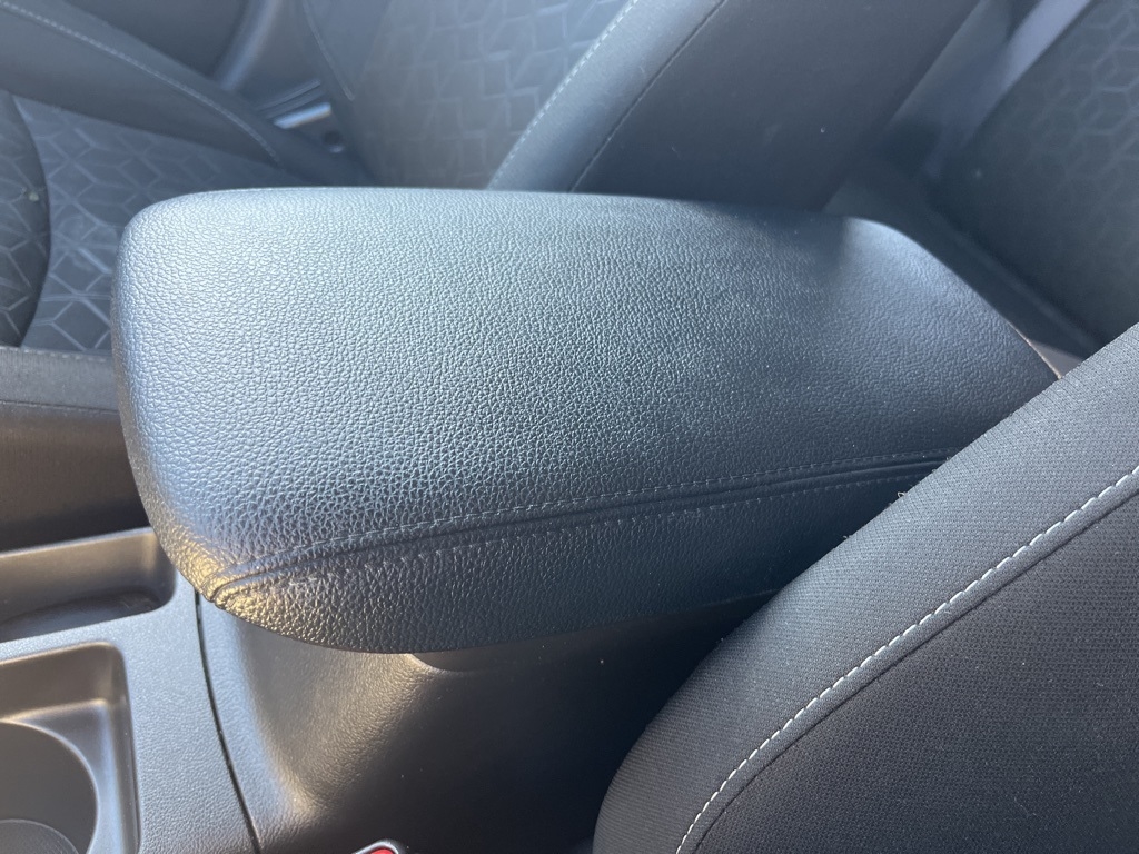 Mitsubishi Outlander Sport  2021