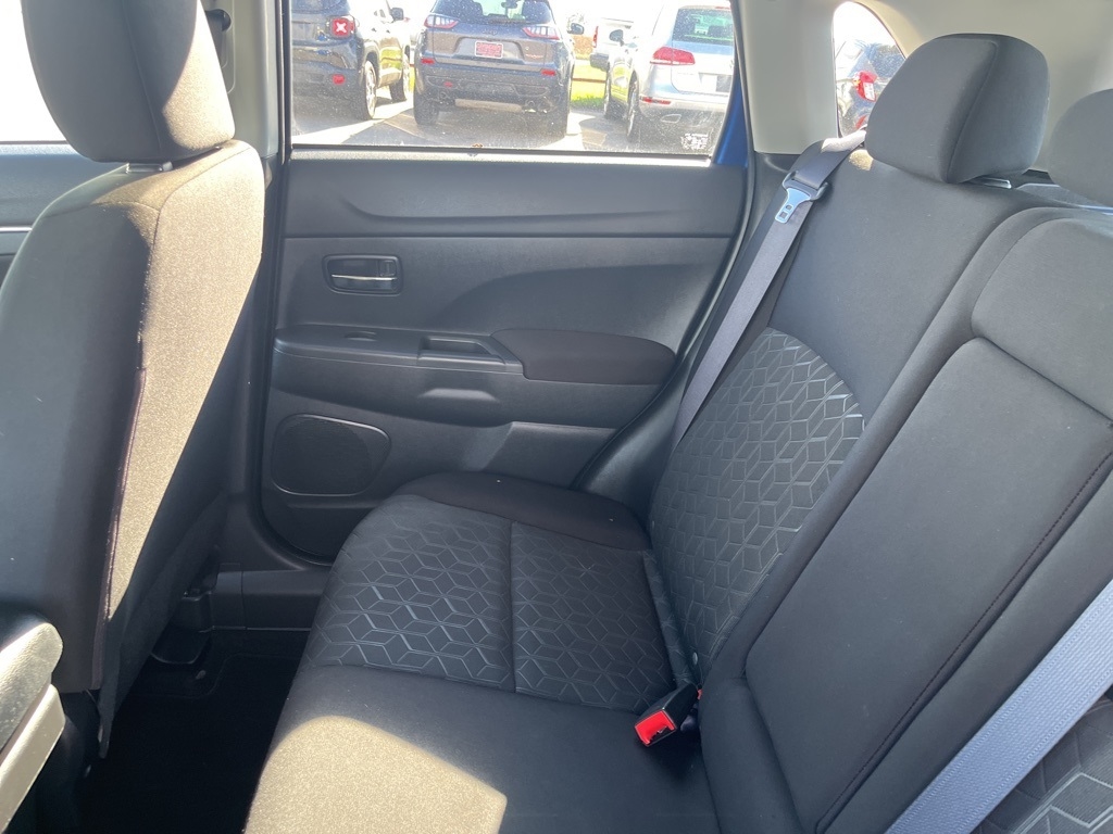 Mitsubishi Outlander Sport  2021