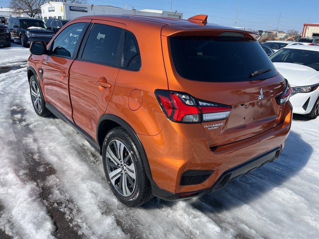 Mitsubishi Outlander Sport  2024