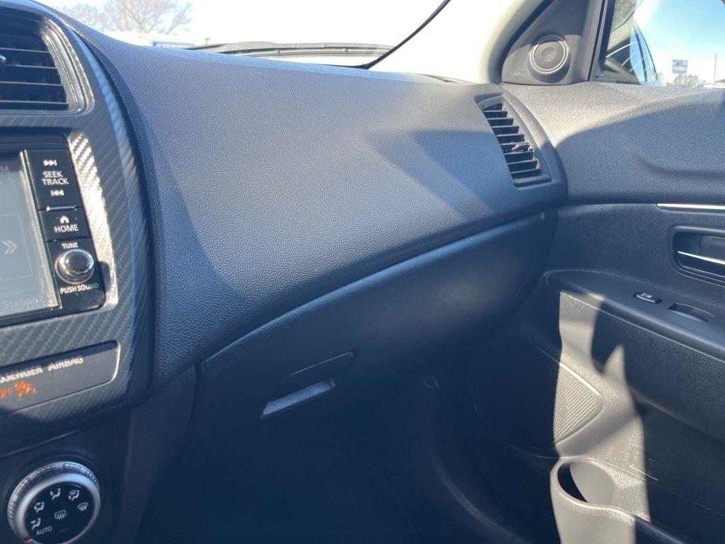 Mitsubishi Outlander Sport  2024