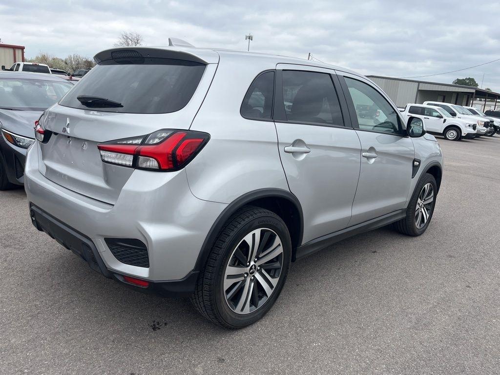 Mitsubishi Outlander Sport  2023