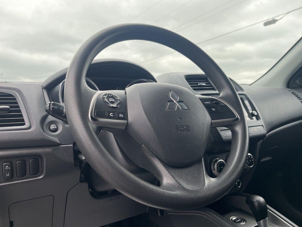 Mitsubishi Outlander Sport  2023