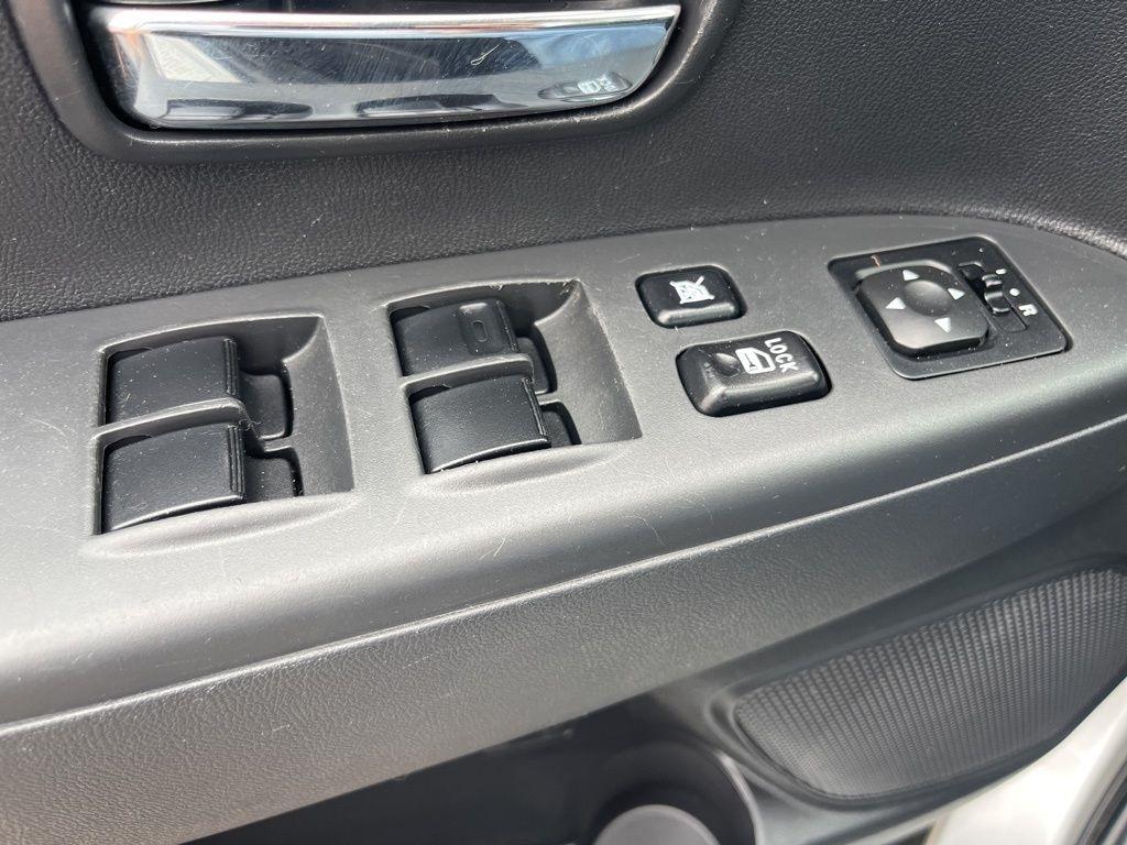 Mitsubishi Outlander Sport  2023