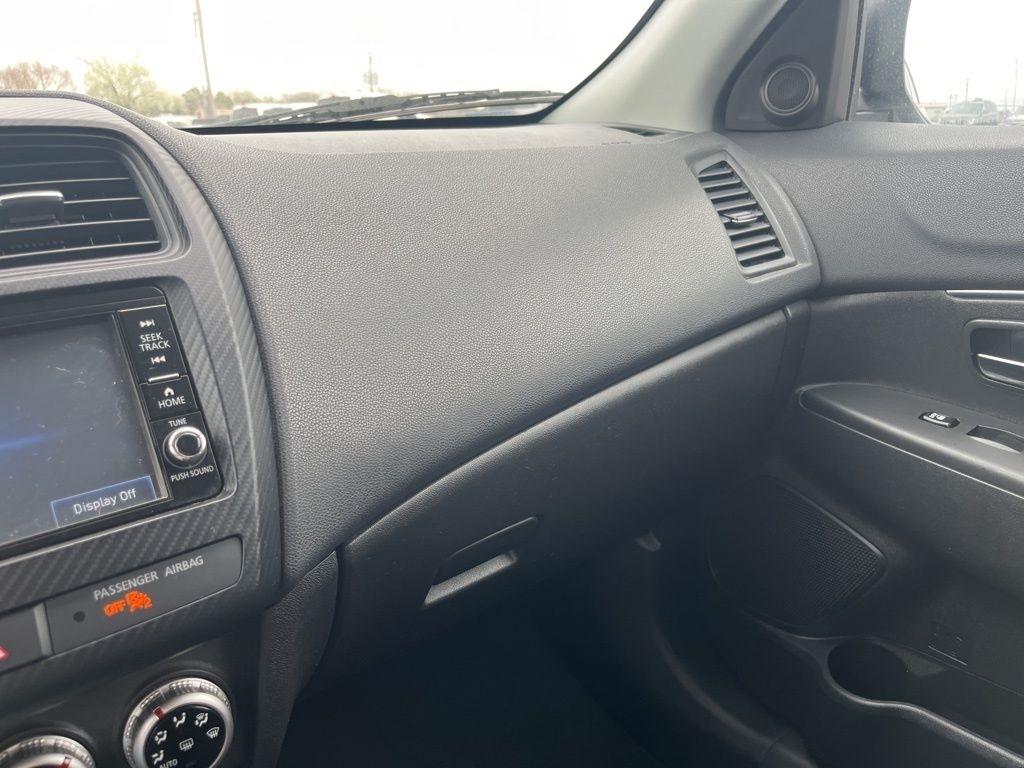 Mitsubishi Outlander Sport  2023