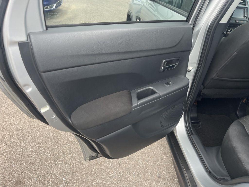 Mitsubishi Outlander Sport  2023