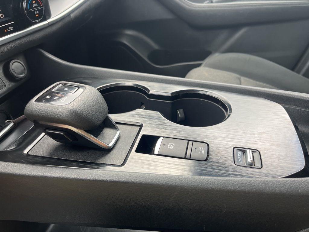 Nissan Rogue  2024