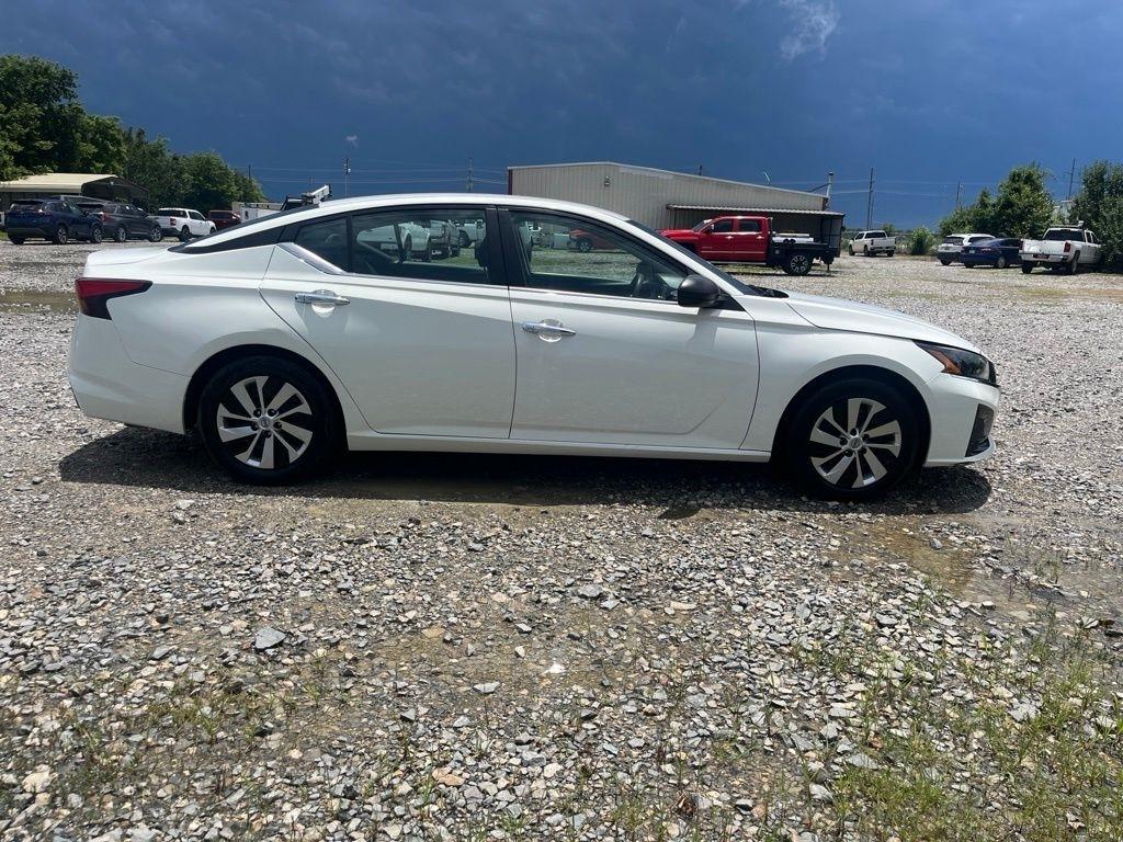 Nissan Altima  2024