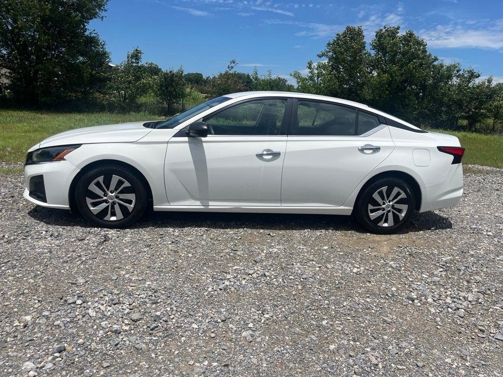 Nissan Altima  2024