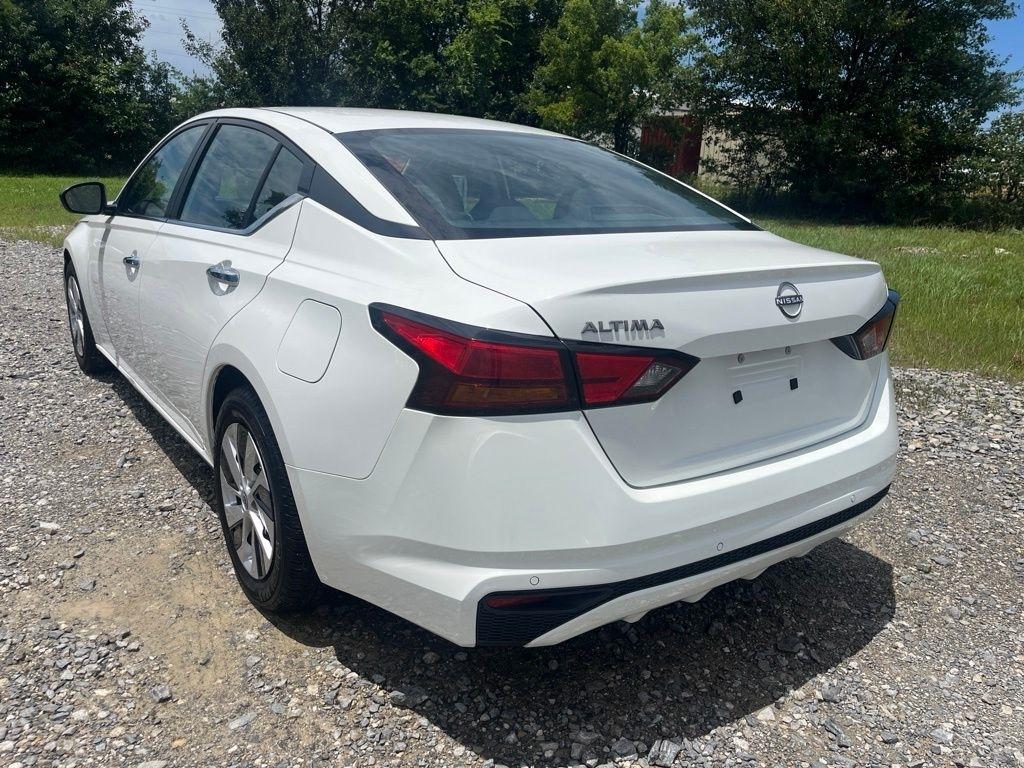 Nissan Altima  2024