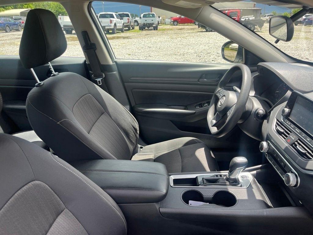 Nissan Altima  2024