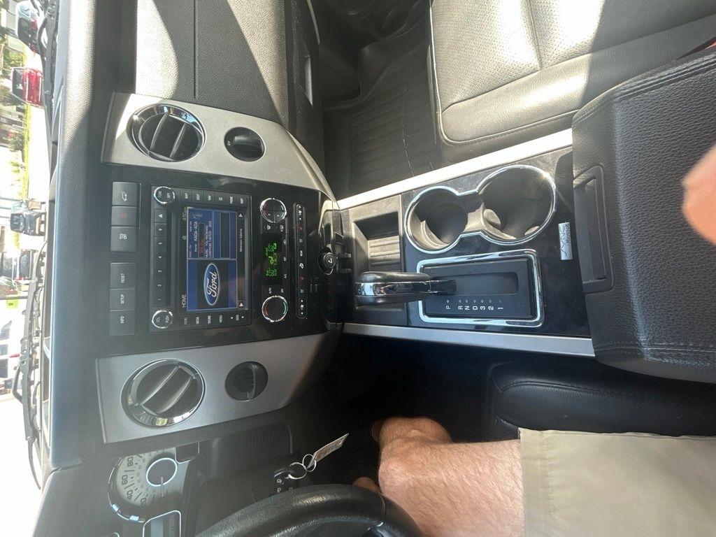 Ford Expedition  2014