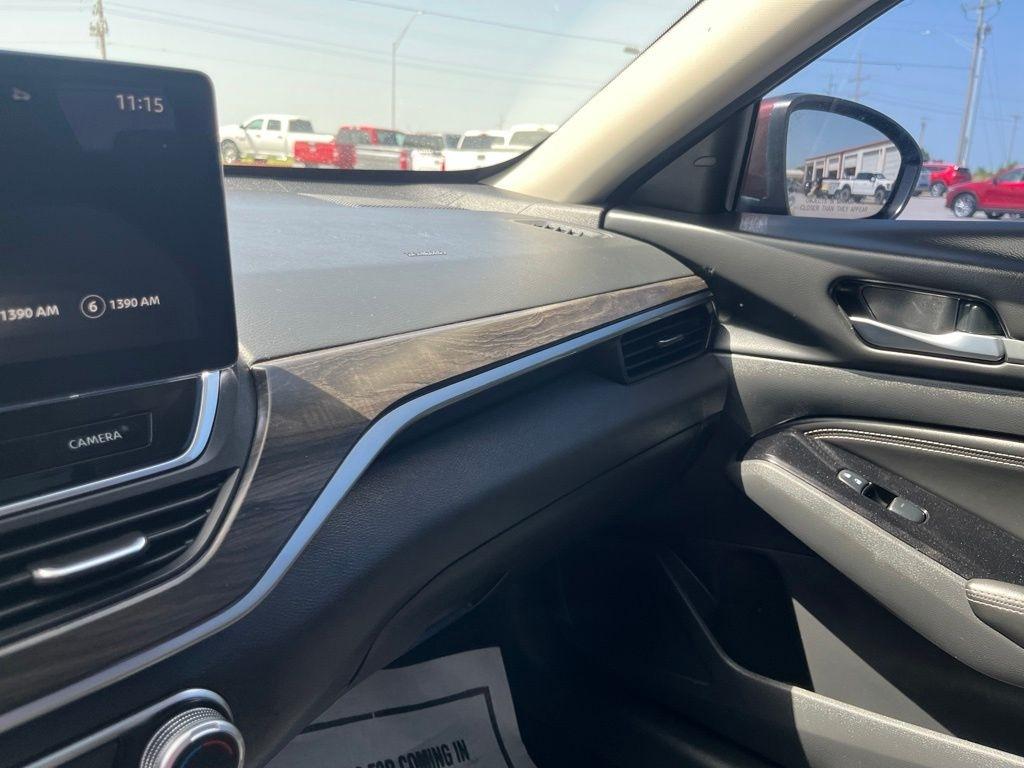 Nissan Altima  2023