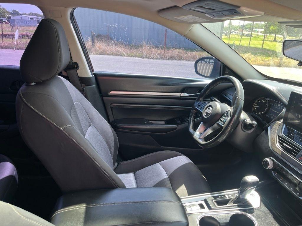 Nissan Altima  2023