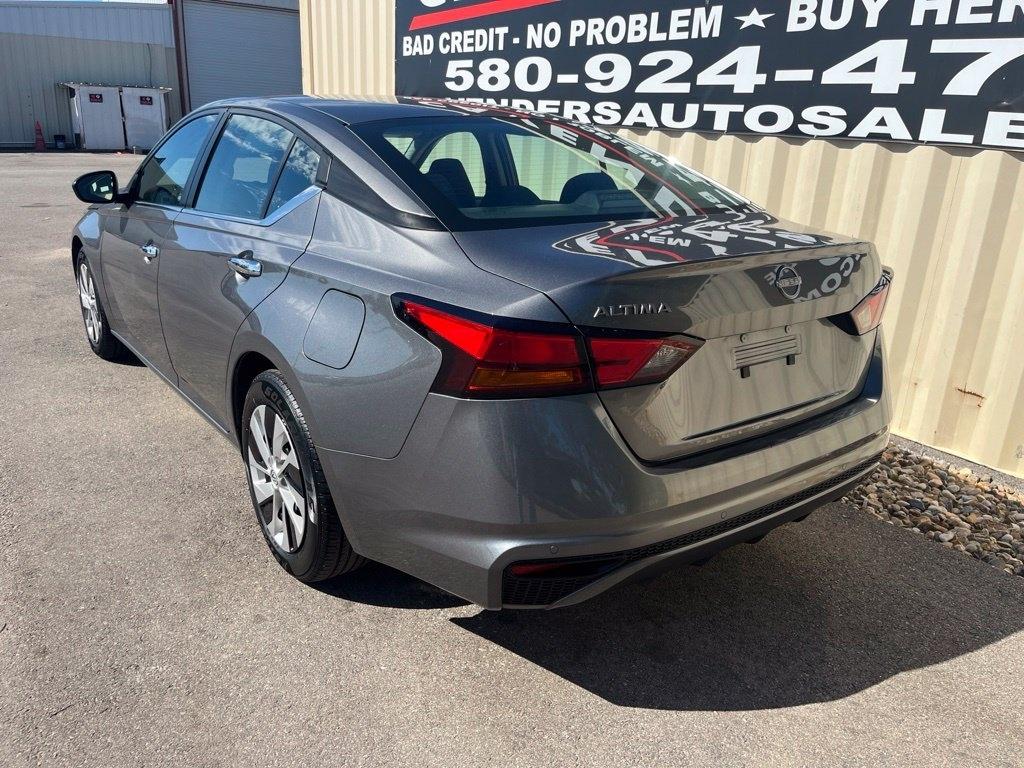 Nissan Altima  2024