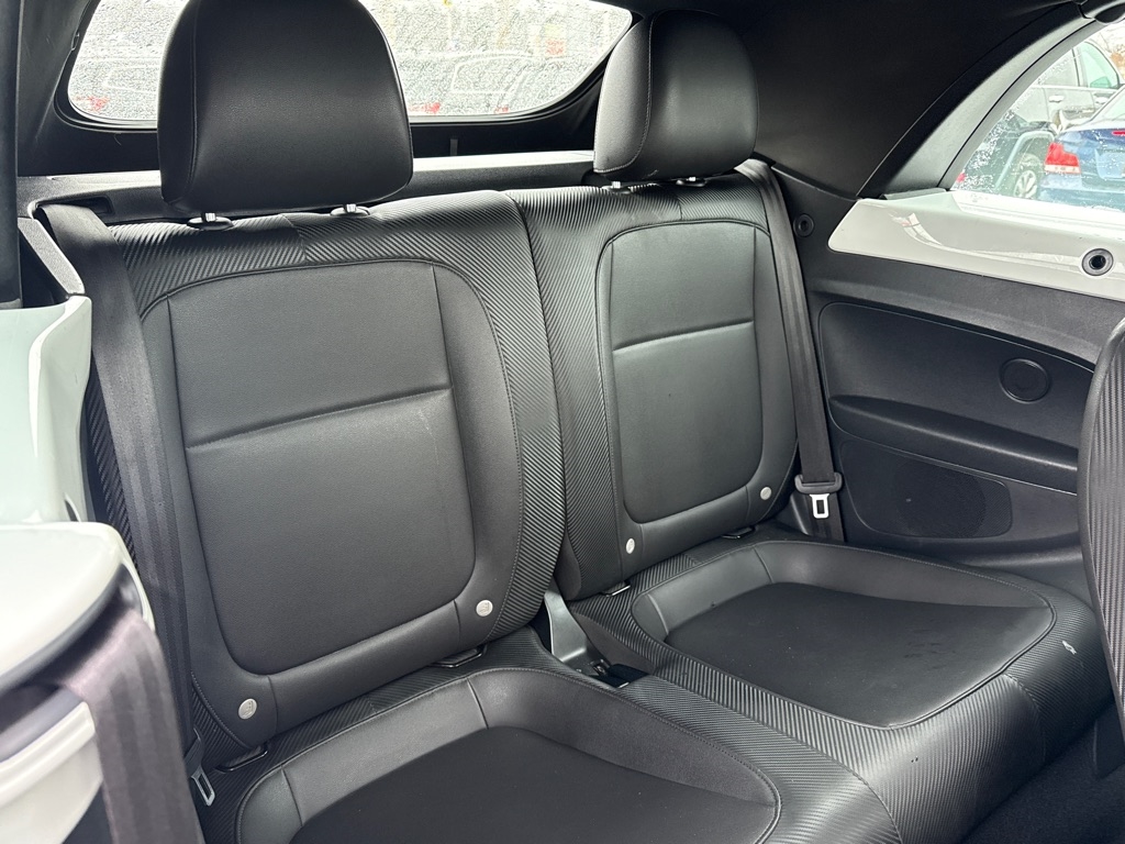 Volkswagen Beetle 1.8T PZEV Convertible 2015