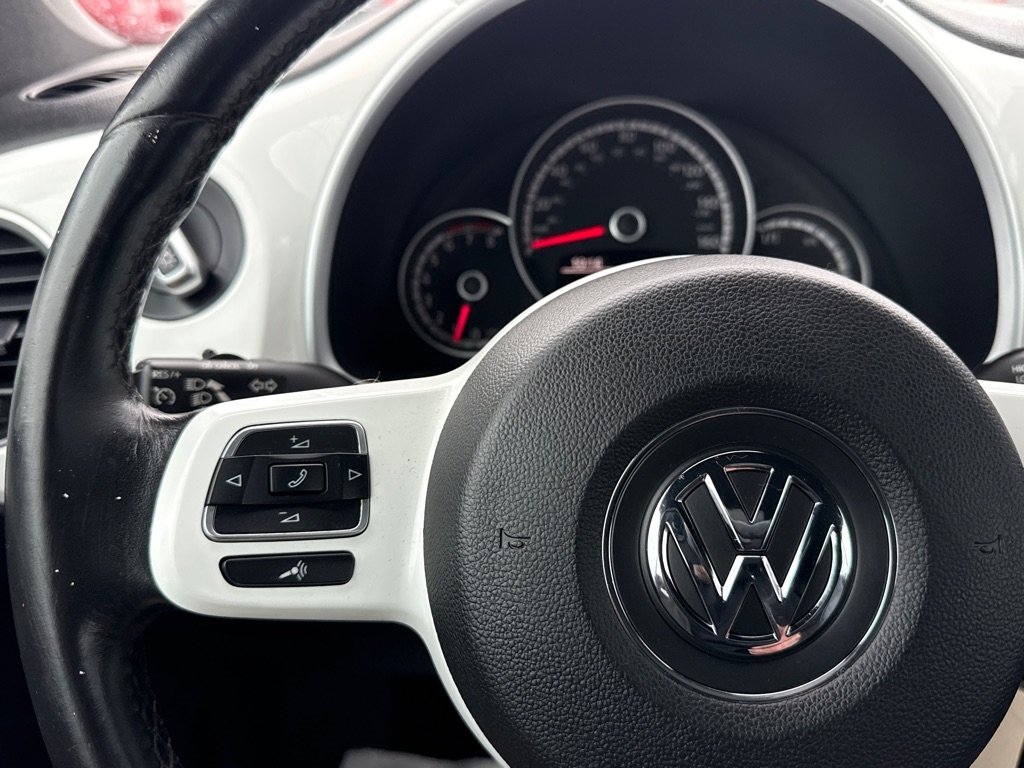 Volkswagen Beetle 1.8T PZEV Convertible 2015