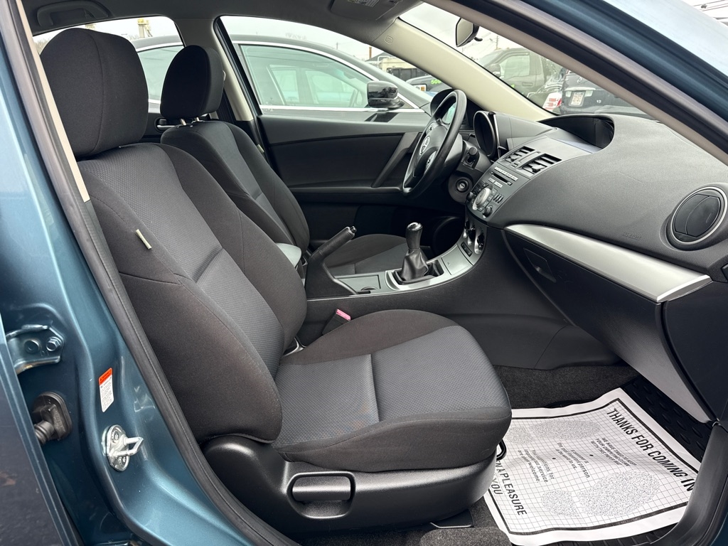 Mazda MAZDA3 i Touring 4-door 2011